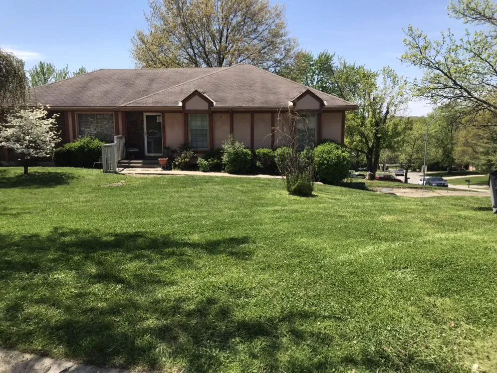 Reliable garden landscaping in Sugar Creek, MO - Aron & Sons Lawn Care