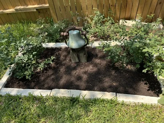 Arredondo Landscaping Logo