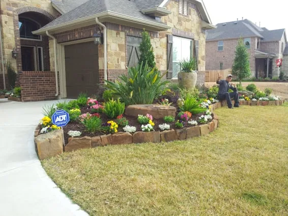 Trusted garden landscaping in Pearland, TX - Arredondo's Landscaping