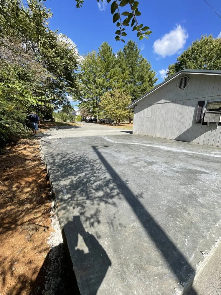 Reliable landscape installation with custom design in Middle Tennessee, TN by Arreguín Concrete
