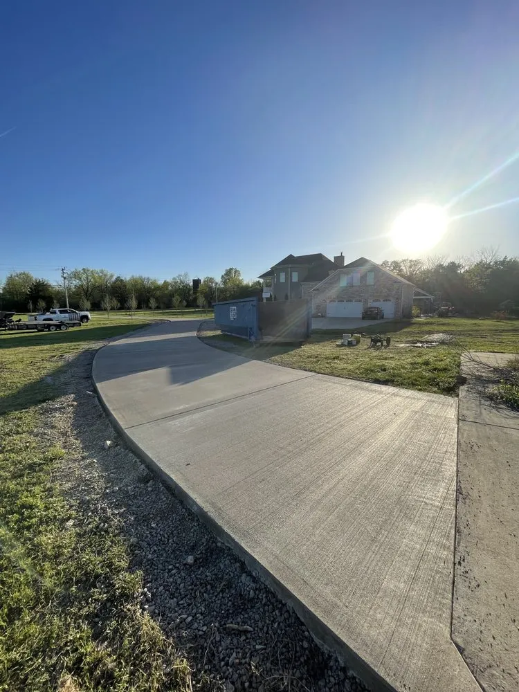 Top-rated lawn mowing service in Middle Tennessee, TN - Arreguín Concrete