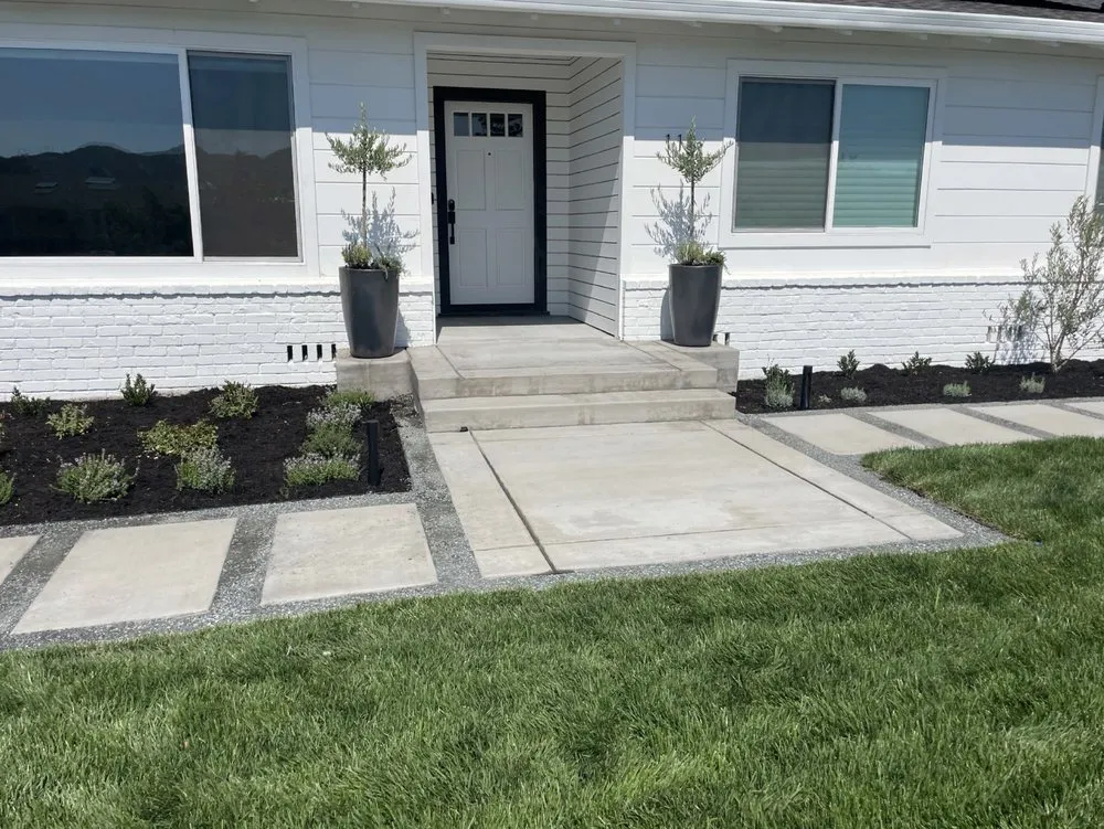 Expert landscaping services experts serving Lafayette, CA - Arreola Landscape and Pool Design