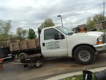 Top-rated lawn mowing service in Independence, MO by Arreola Lawn Maintenance