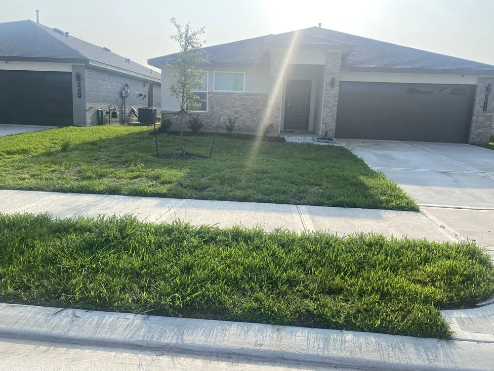 Custom lawn mowing service for outdoor upgrades in Manvel, TX by Arreola’s Cleaning Services