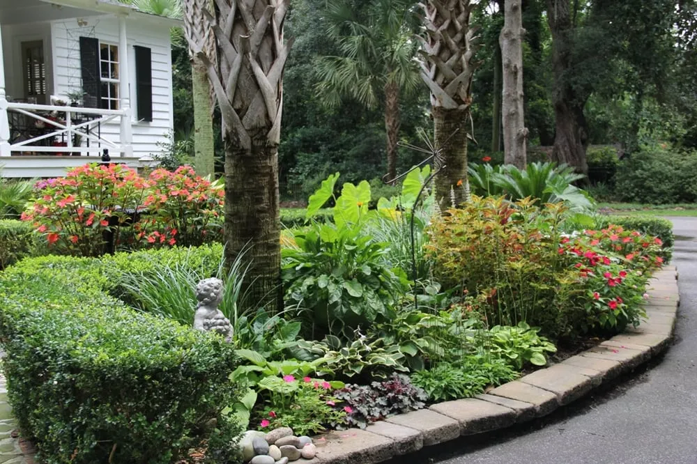 Affordable yard maintenance in Summerville, SC by Arrow Grounds Maintenance