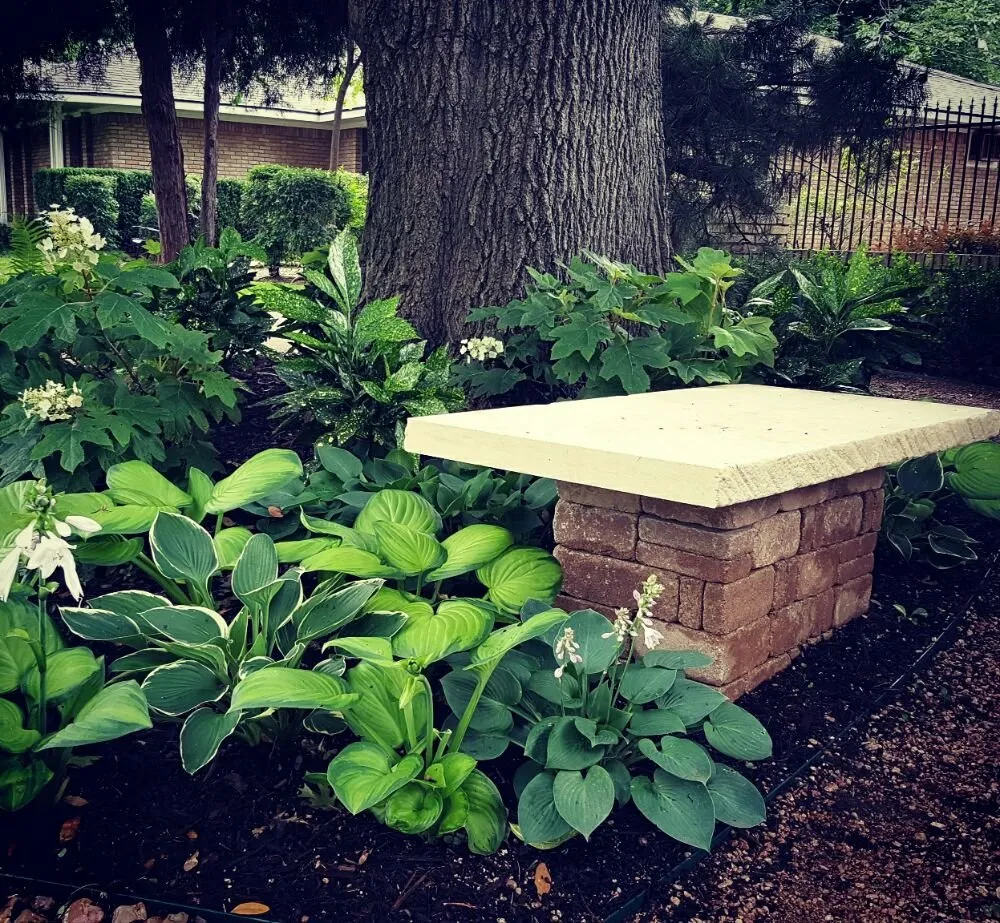 Custom lawn mowing service in Frisco, TX by Arrowbrooke Landscapes