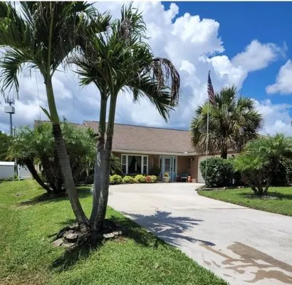 Arrows Landscaping Logo