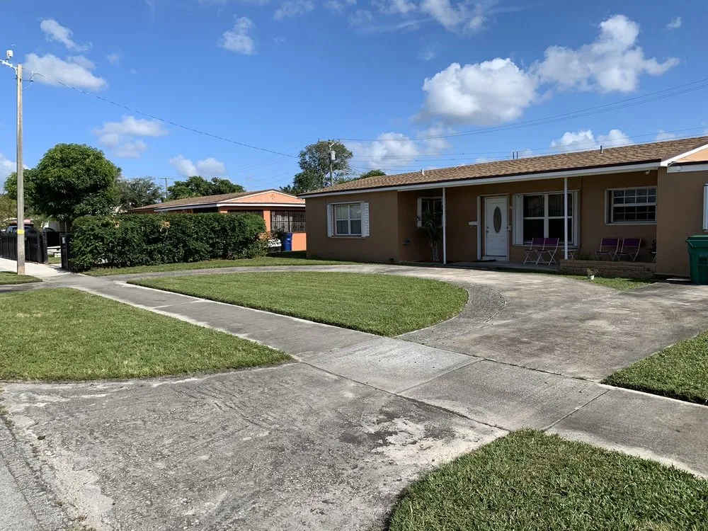 Local yard cleanup service in Miami Gardens, FL - Arrow’s Lawn Service