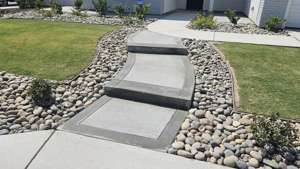 Professional yard maintenance in Bakersfield, CA by Arroyo Grande Landscaping