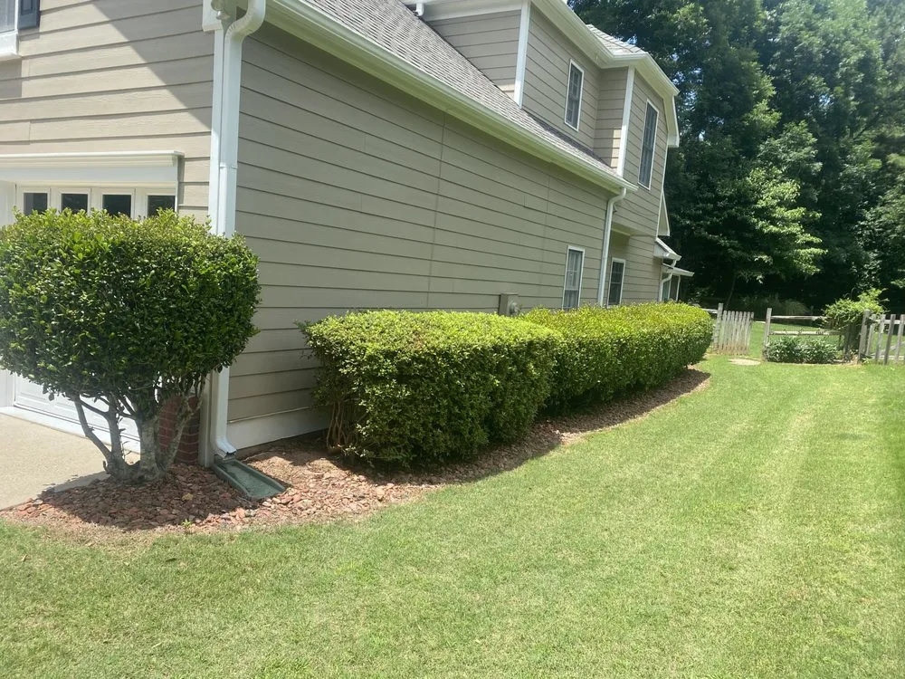Top-rated yard cleanup service for residential properties in Acworth, GA by Arroyo Landscaping