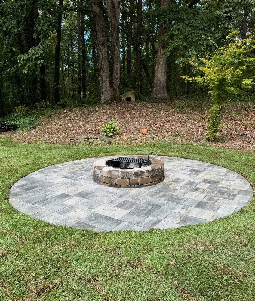 Top-rated landscape design for year-round maintenance in Acworth, GA by Arroyo Landscaping