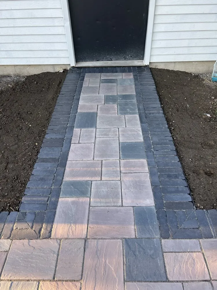 Custom outdoor landscaping in Shorewood, IL - Arroyo Lawn Care And Snow