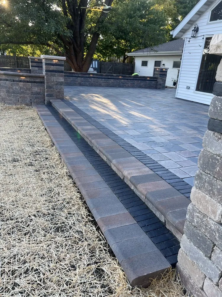 Local garden landscaping in Shorewood, IL - Arroyo Lawn Care And Snow