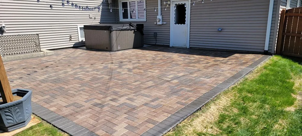 Custom outdoor landscaping in Shorewood, IL - Arroyo Lawn Care And Snow