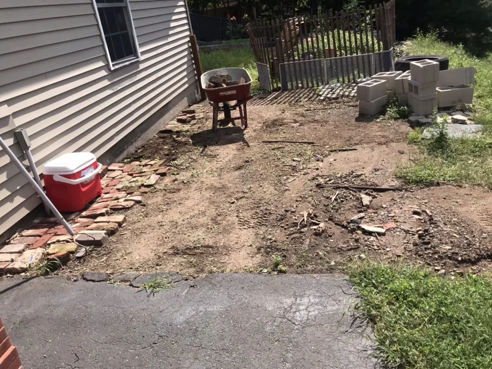 Top-rated lawn mowing service in Wallingford, CT by Arroyo’s landscaping