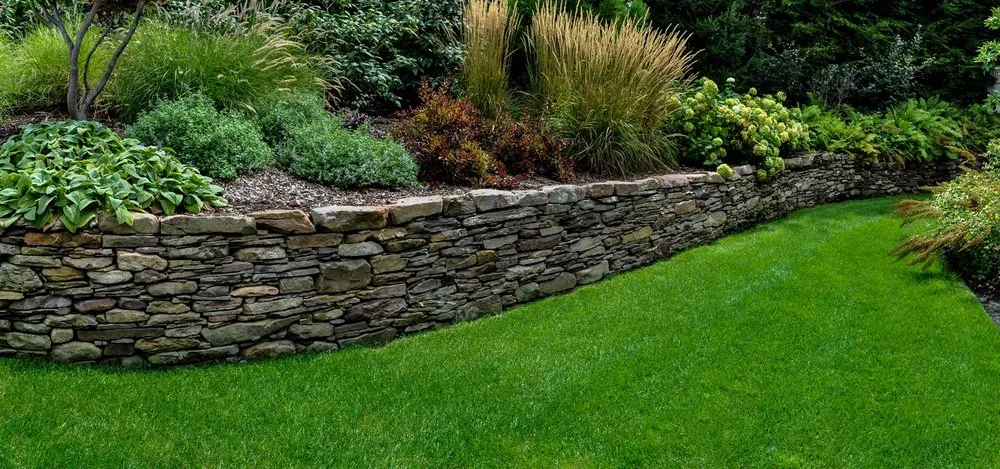 Top-rated yard maintenance in Smithtown, NY - ARS Landscape & Design