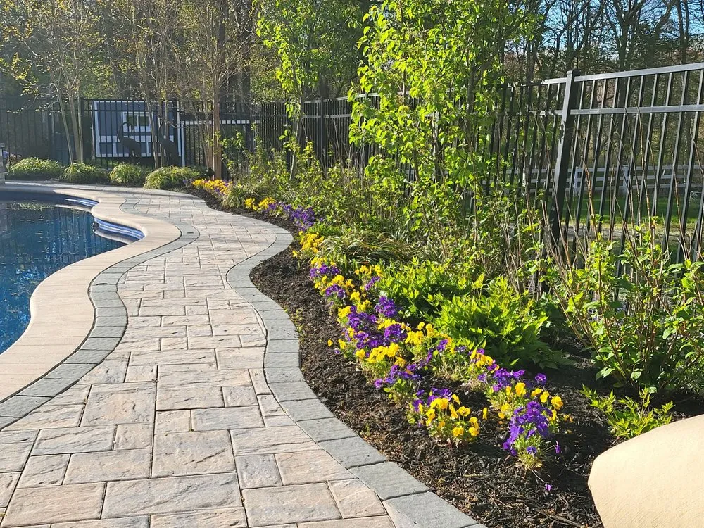 Custom yard cleanup service in Smithtown, NY by ARS Landscape & Design
