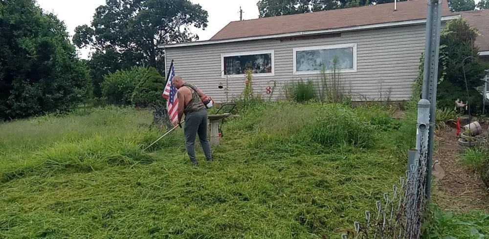 Local outdoor landscaping for beautiful yards across Desloge, MO - Arsenault Landscaping and Gardening