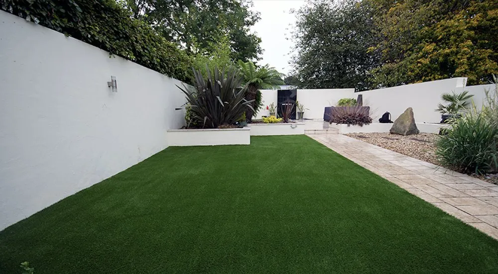 Trusted lawn mowing service with custom design across Miami, FL - Art Grass