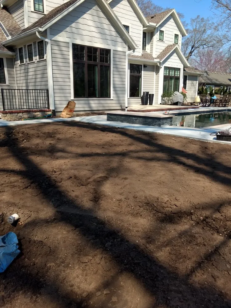 Custom landscaping services in Overland Park, KS - Art Kesterson Topsoil