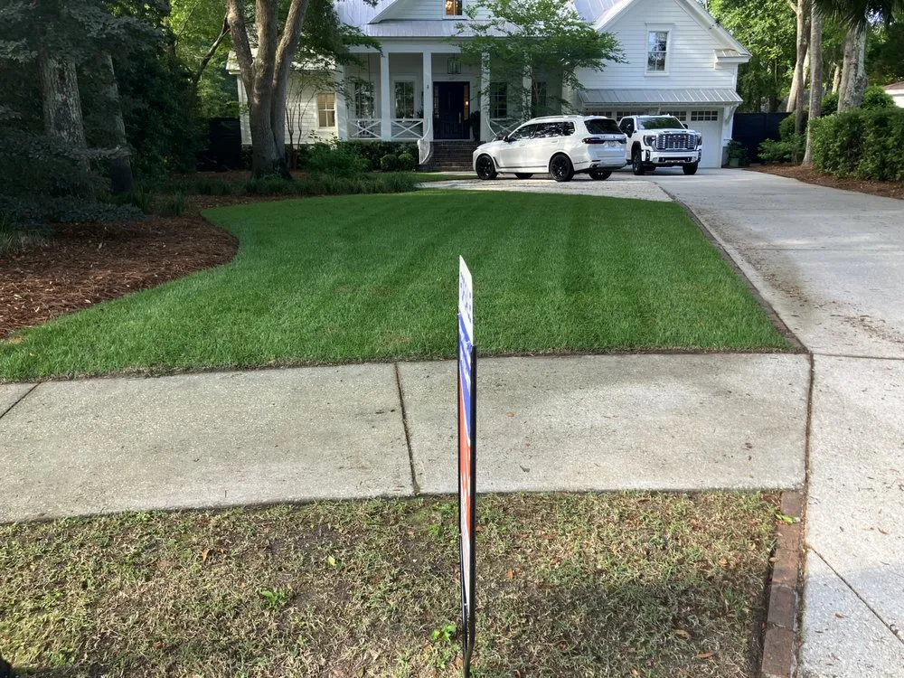 Custom residential landscaping for homes in North Charleston, SC by Art Lawn And Landscaping