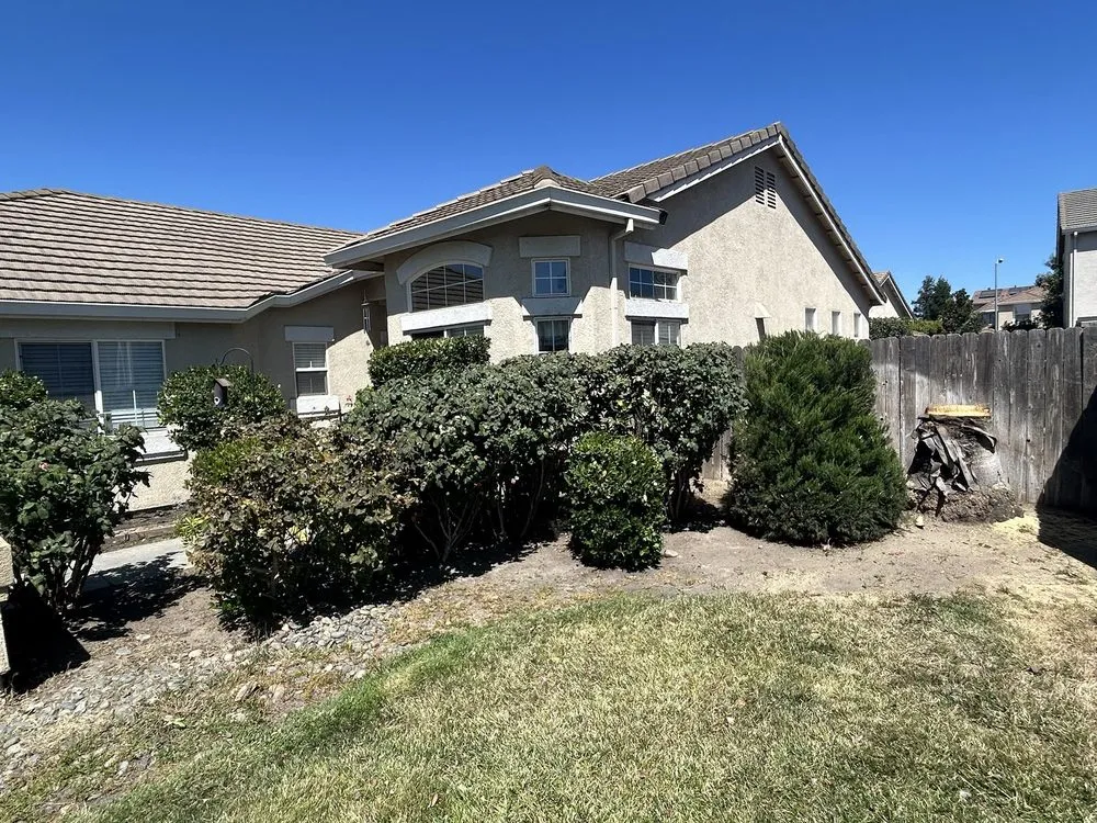 Reliable lawn mowing service experts serving Manteca, CA - Arteaga’s Amazing Lawn And Garden Services