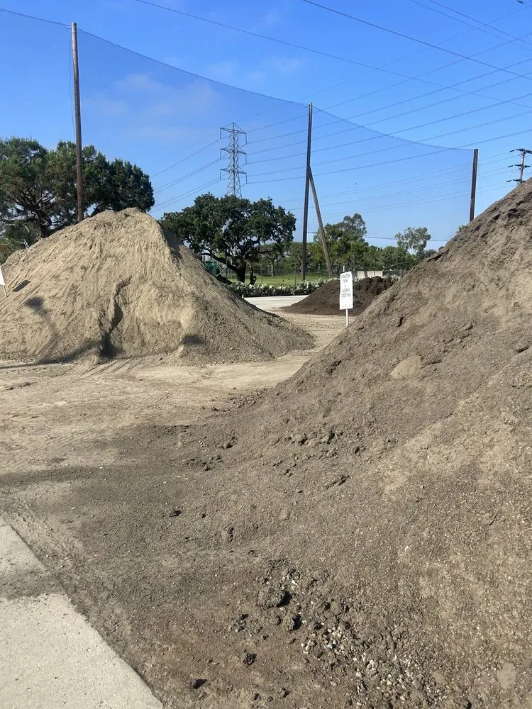 Affordable yard maintenance in Cerritos, CA - Artesia Fertilizer