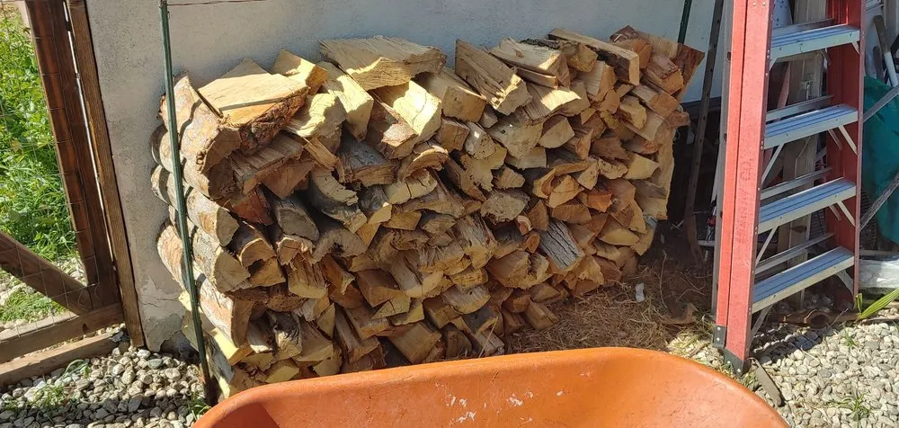 Trusted lawn care service experts serving Cerritos, CA - Artesia Fertilizer