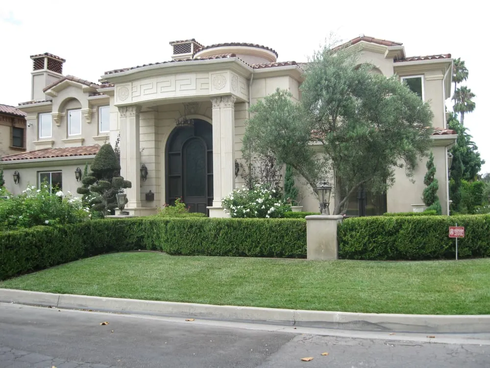 Professional yard cleanup service experts serving Downey, CA - Articulate Landscape
