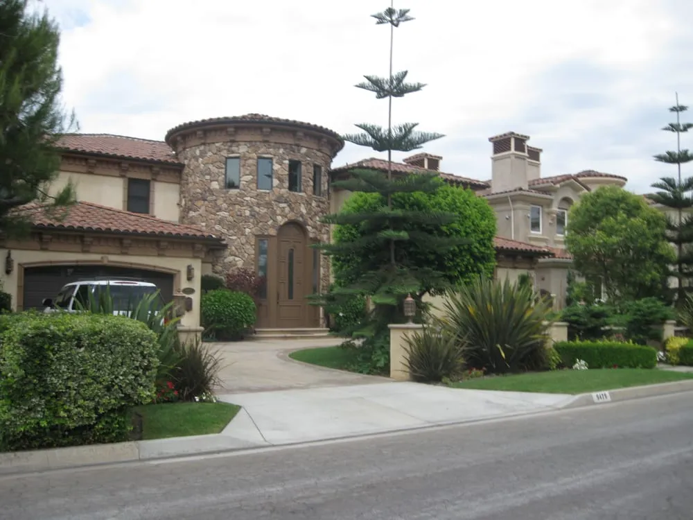 Affordable yard cleanup service near you across Downey, CA - Articulate Landscape