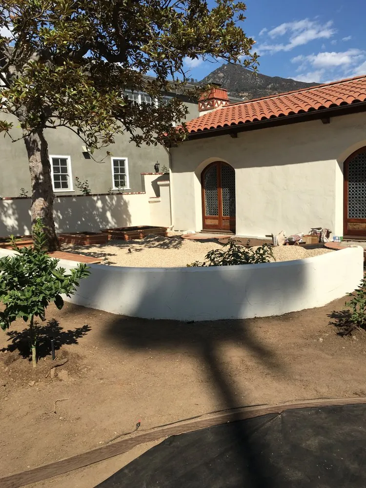Custom yard maintenance experts serving Altadena, CA - Artie Aguayo Landscape