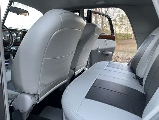 Artieta’s Landscaping & Lawncare Logo