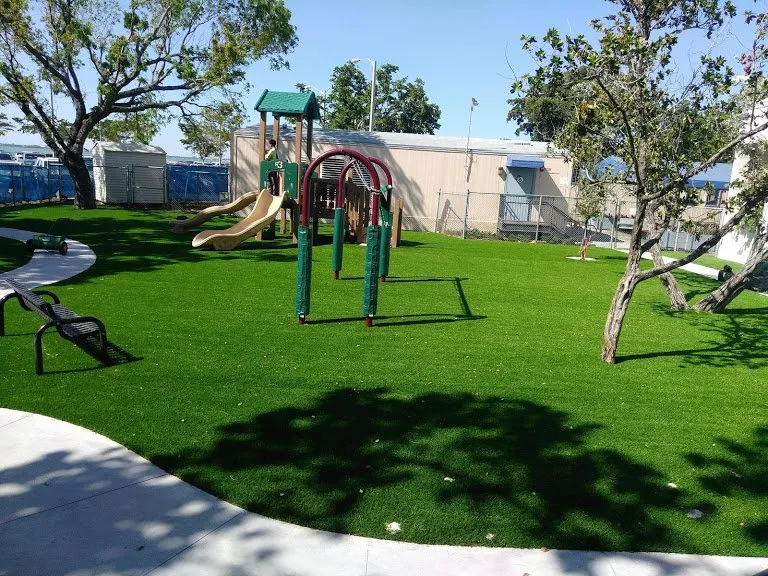 Professional yard maintenance experts serving West Palm Beach, FL - Artificial Grass Pros Of Palm Beach