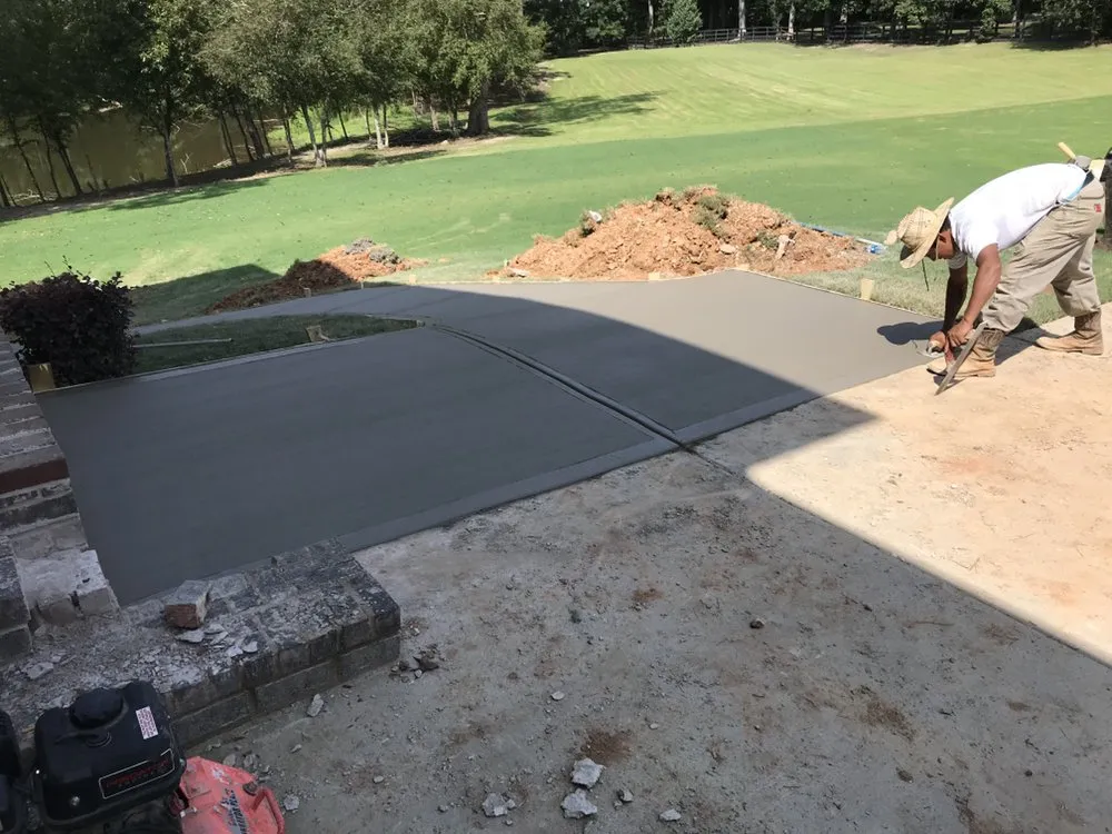 Local lawn care service experts serving Lawrenceville, GA - Artisan Scapes