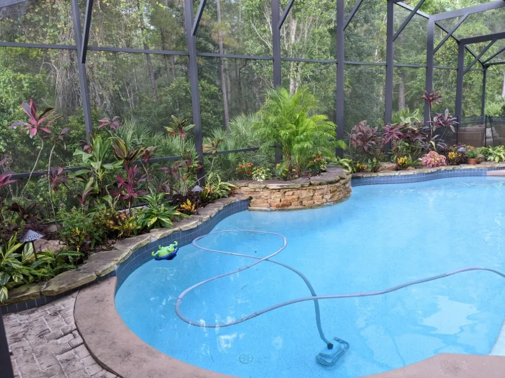 Trusted yard maintenance for residential properties in Longwood, FL by Artiscape