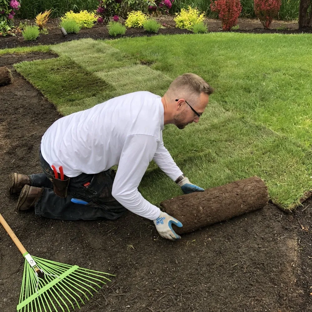Professional landscaping services for homes in Snohomish, WA by Artist Touch Landscaping