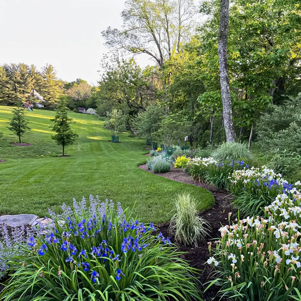 Local outdoor landscaping in Ewing Township, NJ - Artistic Landscape Features