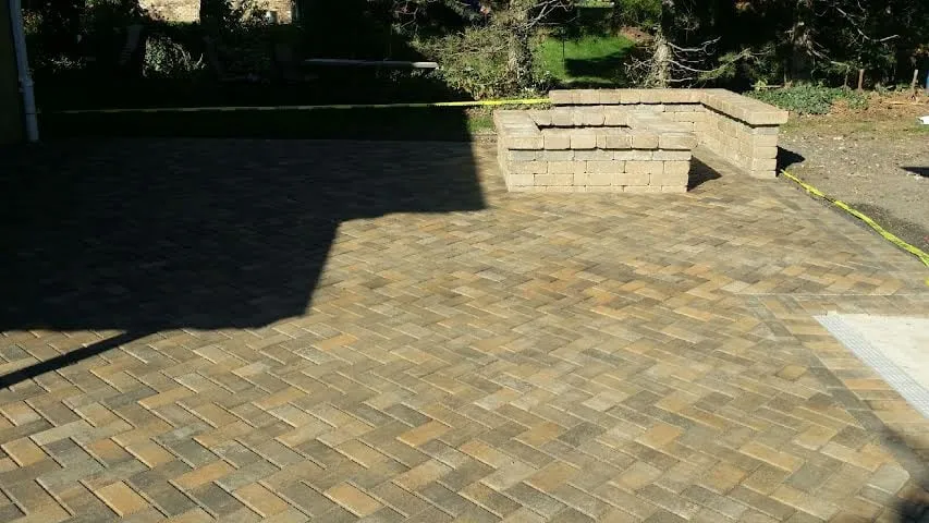 Local yard maintenance in Des Plaines, IL - Artistic Landscapes, LLC