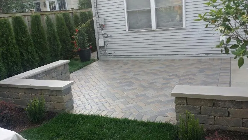 Top-rated garden landscaping in Des Plaines, IL by Artistic Landscapes, LLC