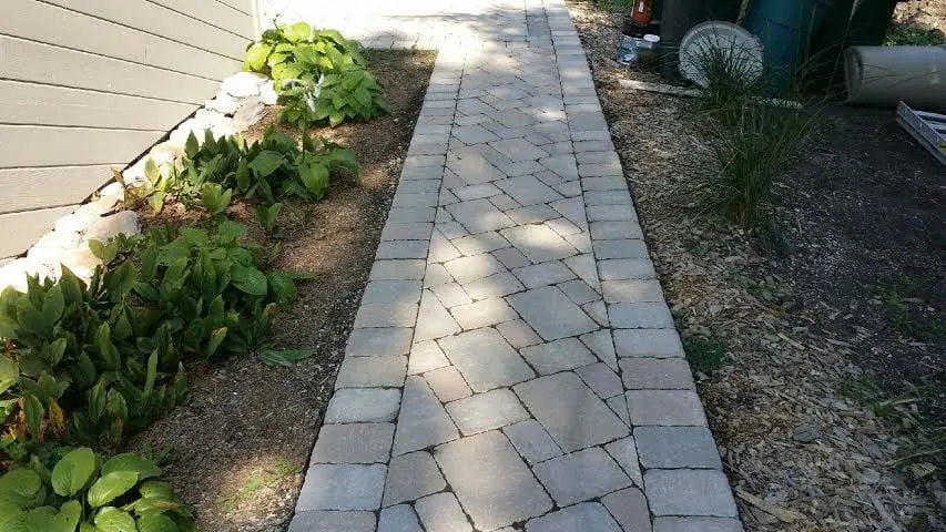 Top-rated residential landscaping experts serving Des Plaines, IL - Artistic Landscapes, LLC