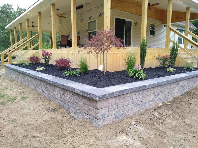 Expert lawn care service for beautiful yards in Pennsville, NJ by Artiztic Creations