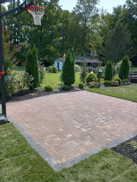 Expert residential landscaping in Pennsville, NJ by Artiztic Creations