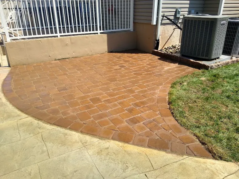 Professional yard maintenance in Pennsville, NJ by Artiztic Creations