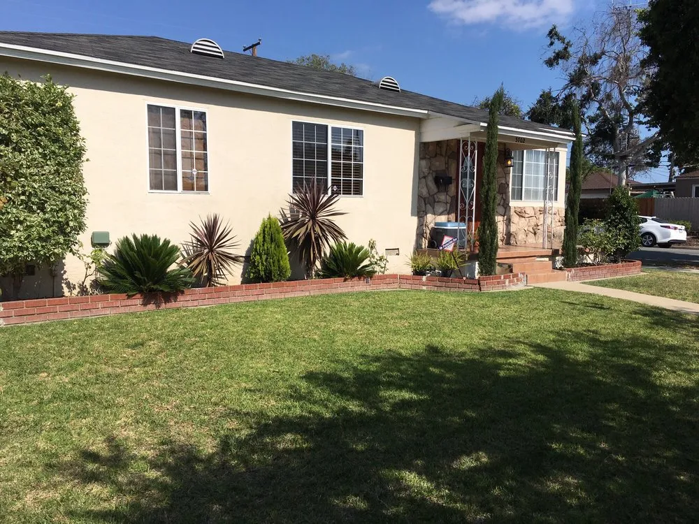 Professional garden landscaping in Long Beach, CA by Artlux Construction & Landscaping