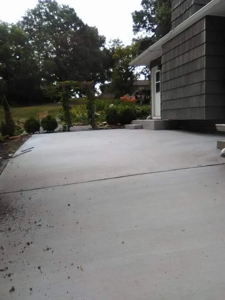 Custom yard cleanup service in Independence, MO - Art's Hauling and Handy Services