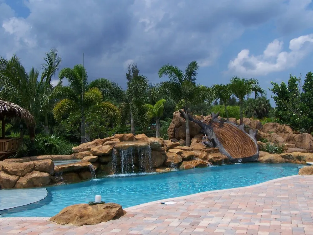 Custom garden landscaping for residential properties in Southwest Ranches, FL by Artscapes by Blue Sky