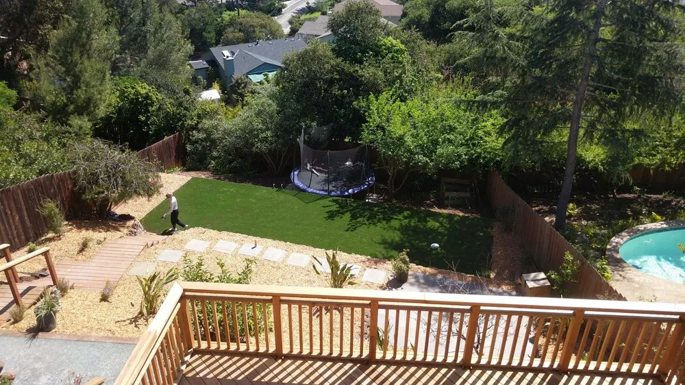 Custom lawn mowing service in Redwood City, CA by Artscapes