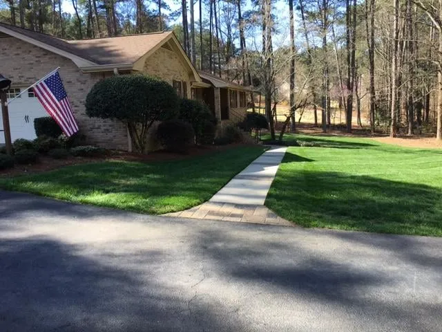 Expert lawn care service in Lawrenceville, GA by Artscaping Lawncare Service