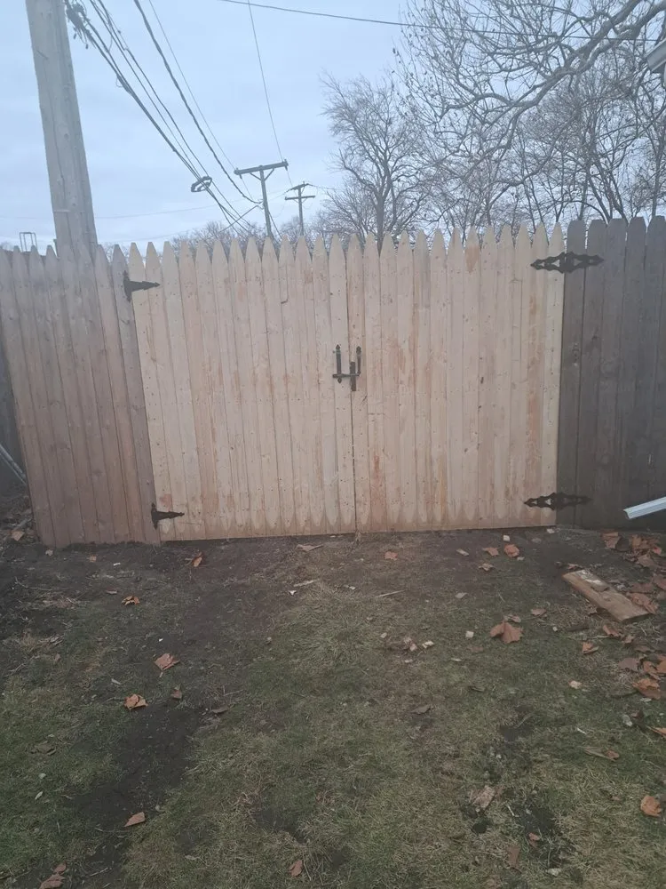 Expert yard cleanup service in Mount Prospect, IL - Arturo Pulido Landscaping