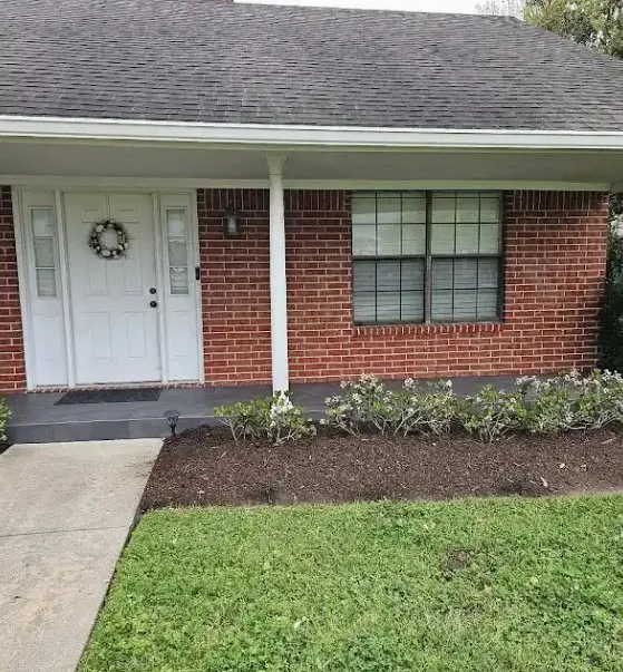 Expert lawn mowing service experts serving Alvin, TX - Arturo's Lawn Care & Landscaping